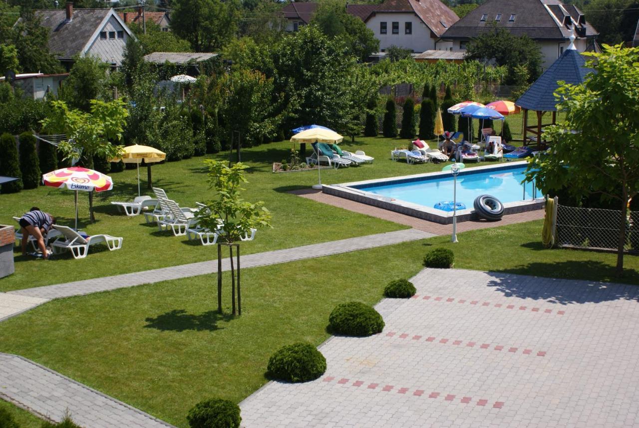 Kék Vendégház Family Resort Gyenesdiás Esterno foto