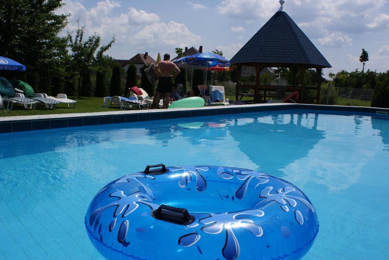 Kék Vendégház Family Resort Gyenesdiás Esterno foto